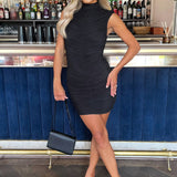 Černé Mini Bodycon Šaty s Vysokým Límcem a Síťovinovými Plisovanými Detaily