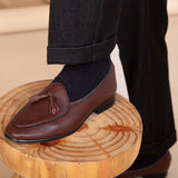 Kožené loafers s kamennou texturou a třásněmi