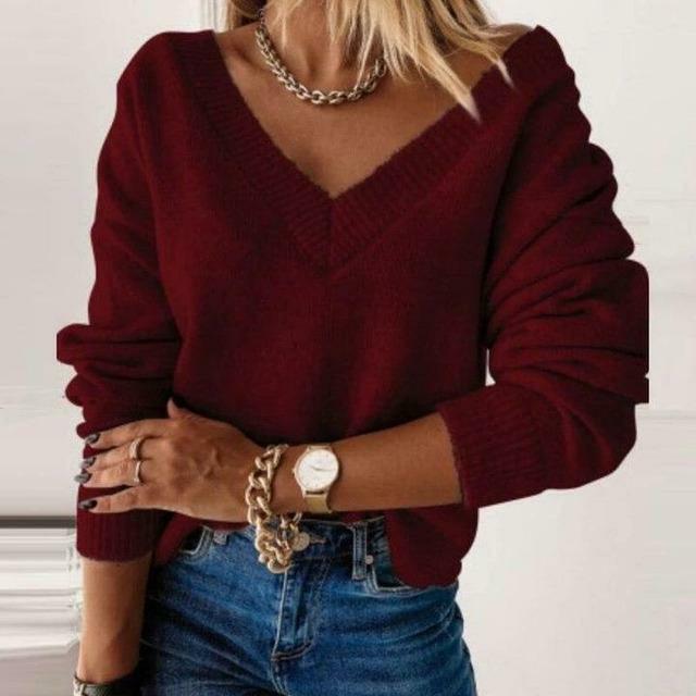 Volný pletený svetr" can be rewritten as "Oversized Knit Sweater.