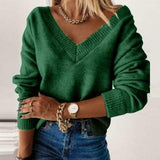 Volný pletený svetr" can be rewritten as "Oversized Knit Sweater.